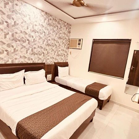 Hotel Garden Palace Мумбай Екстериор снимка