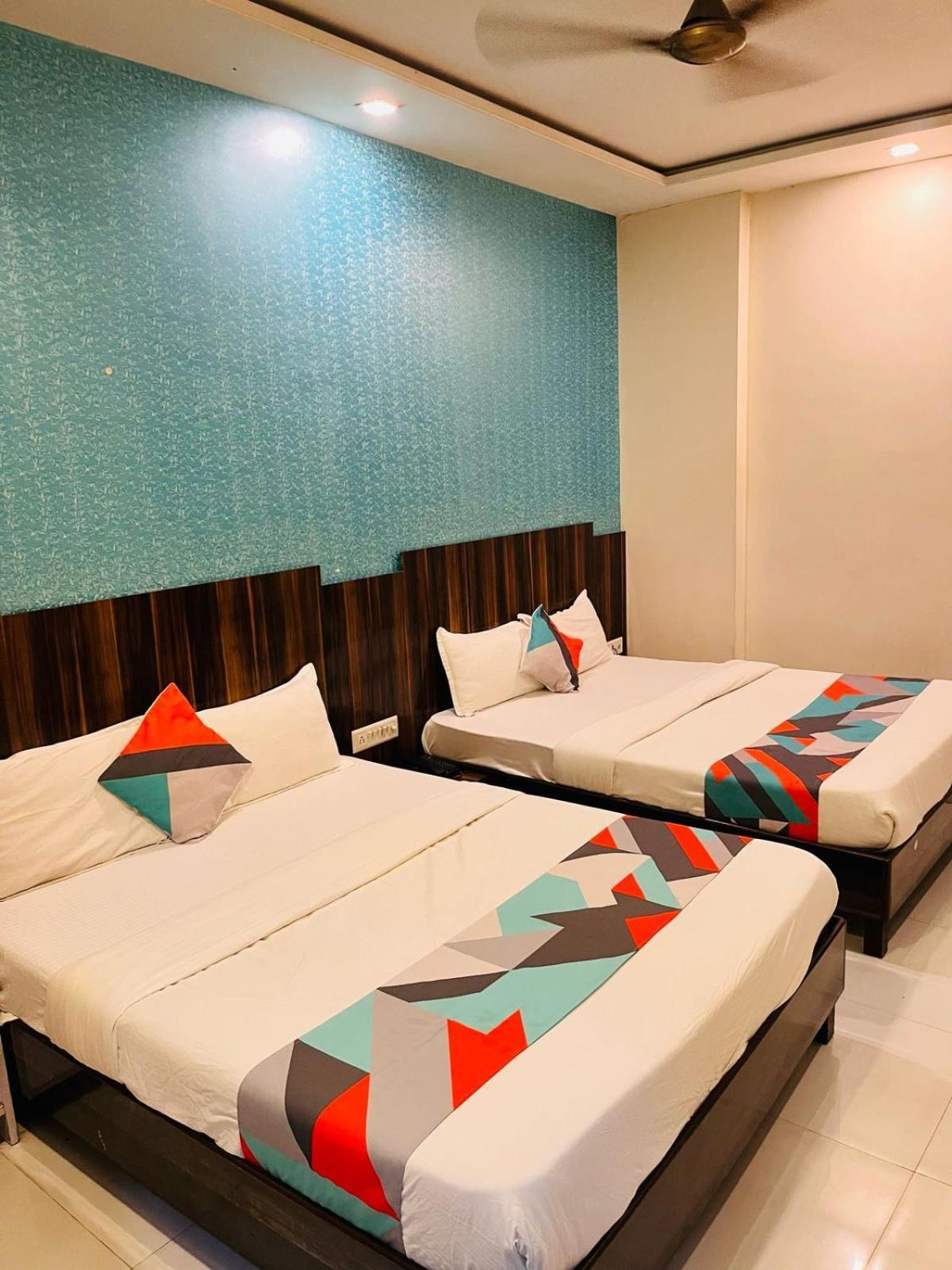 Hotel Garden Palace Мумбай Екстериор снимка